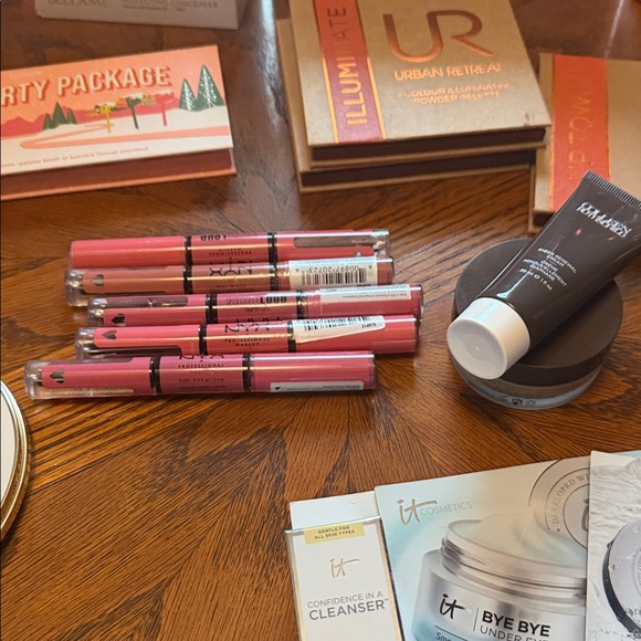 Makeup bundle - Picture 7 of 8